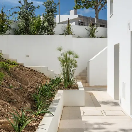 Golden House Santo Isidoro